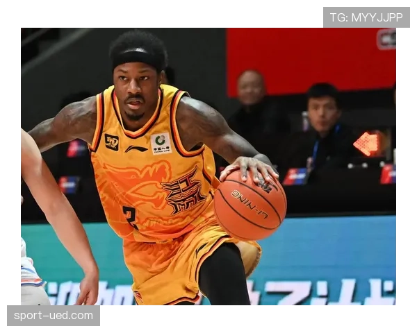 上海古德温20分6篮板11助攻全面数据助队39分大胜